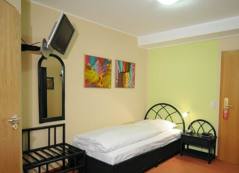City Hotel