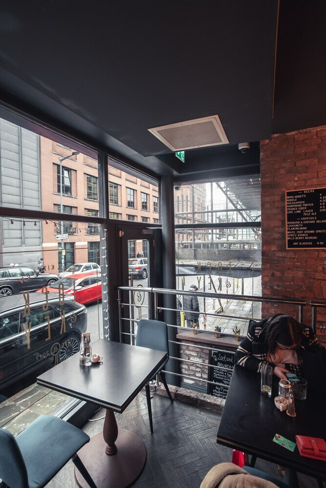 Lock & Key Hotel