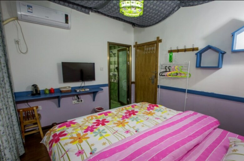 Hostal Zhangjiajie April Day Hostel
