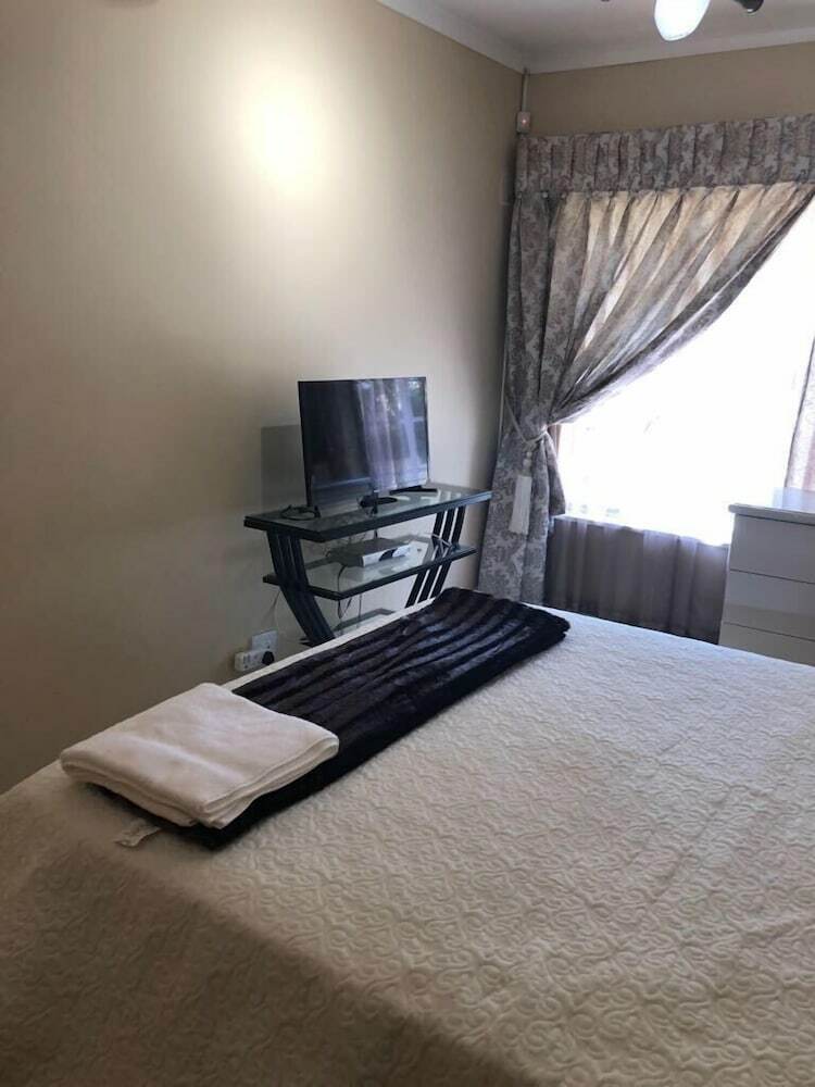 Bed & Breakfast Khuvena Guest House