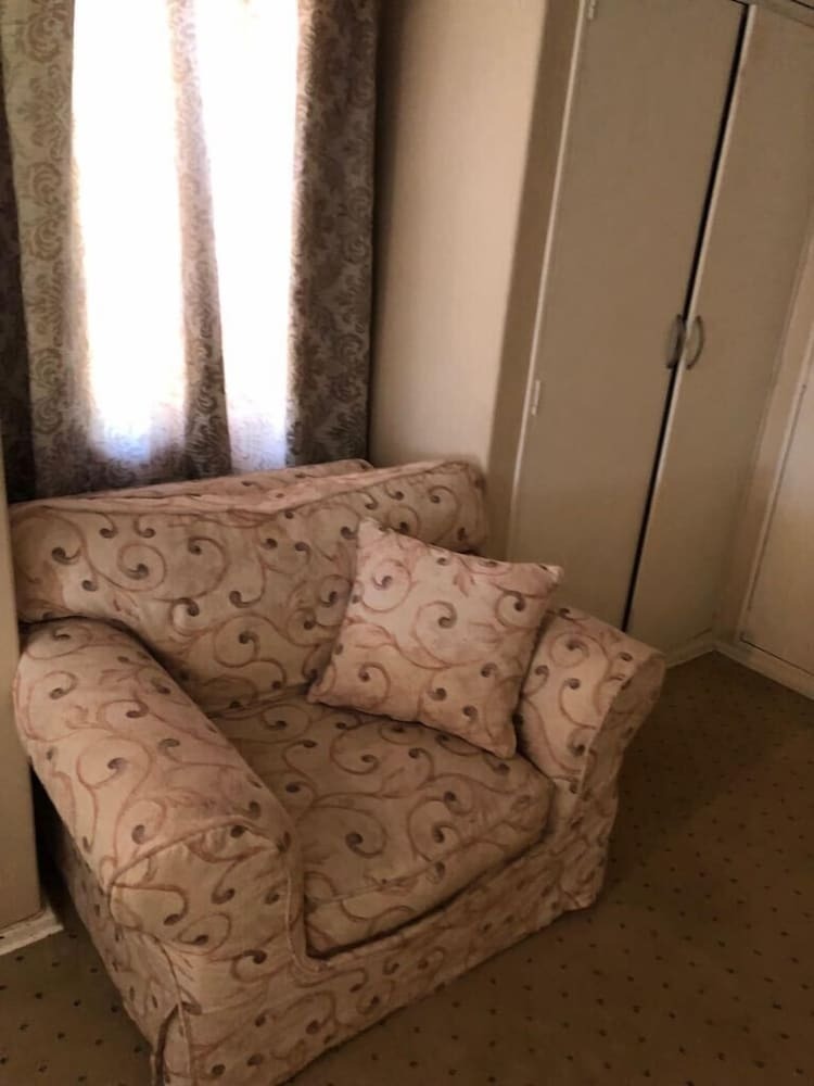 Bed & Breakfast Khuvena Guest House