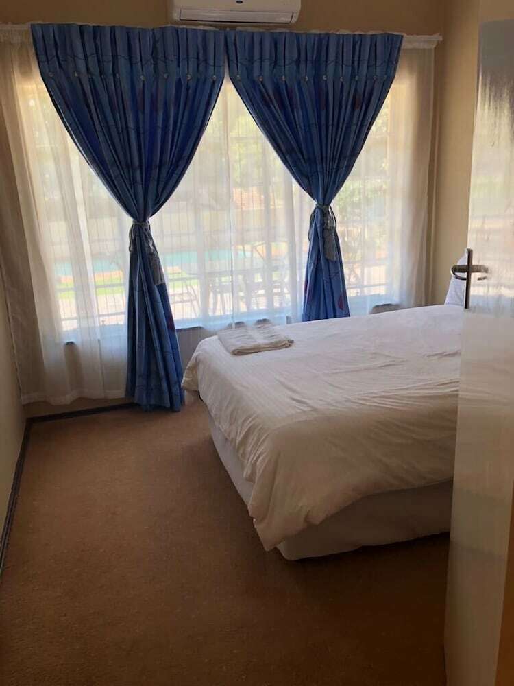 Bed & Breakfast Khuvena Guest House