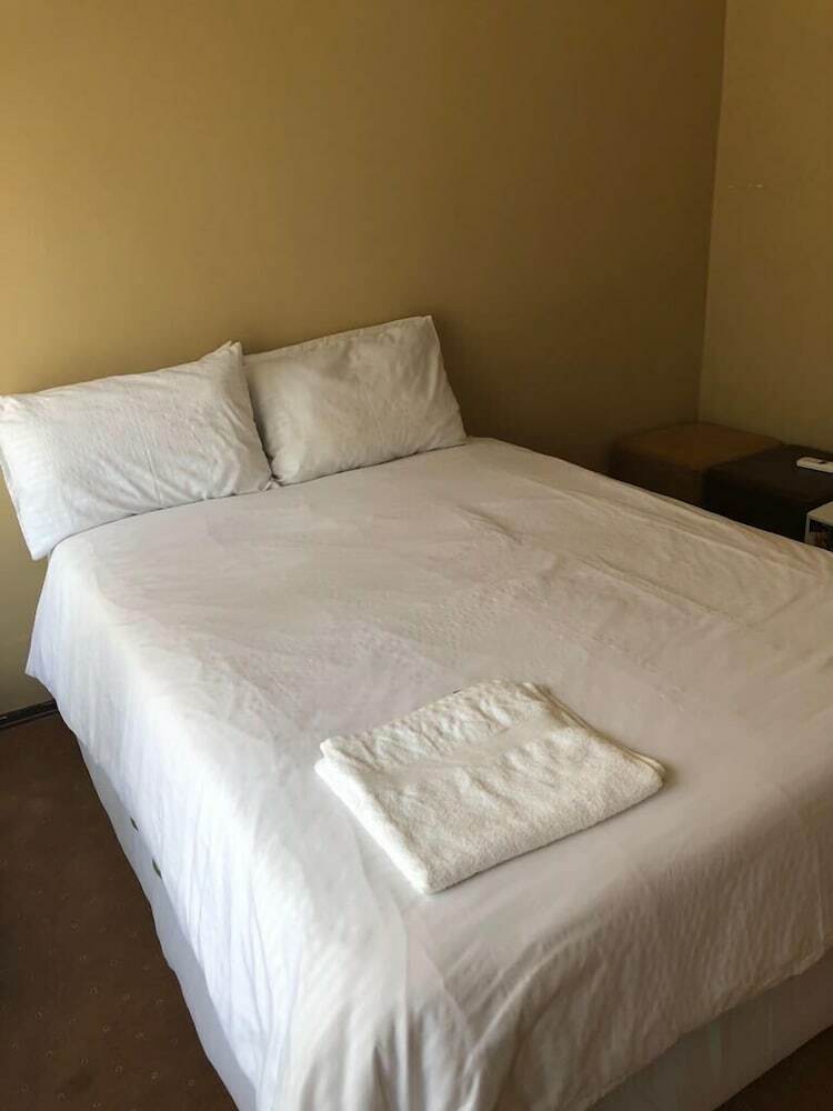Bed & Breakfast Khuvena Guest House