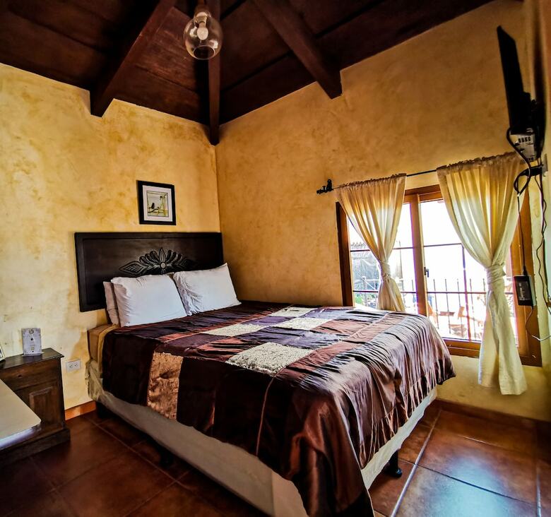Bed & Breakfast Central Bougainvillea