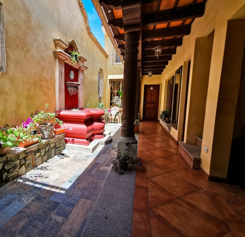 Bed & Breakfast Central Bougainvillea