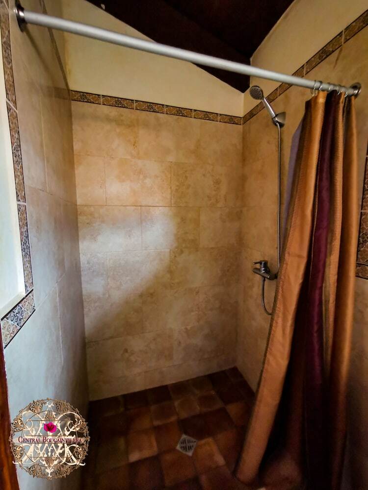 Bed & Breakfast Central Bougainvillea