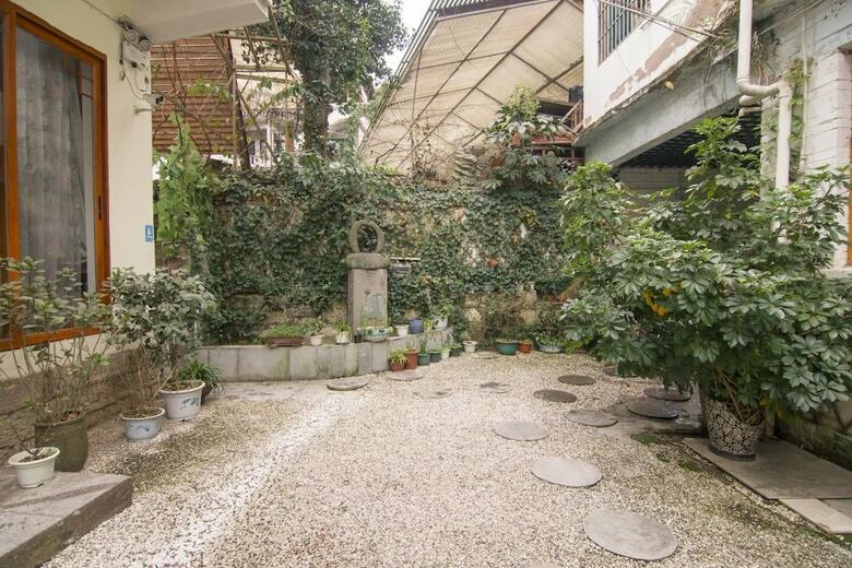 Hotel Dream Garden Inn
