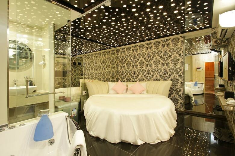 Cupid Hotel