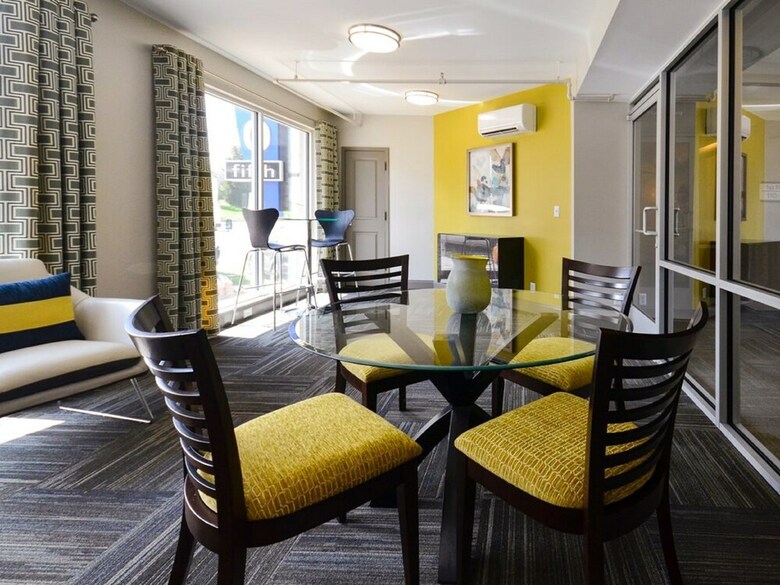 Apartamentos 1 Bedroom Downtown Condo