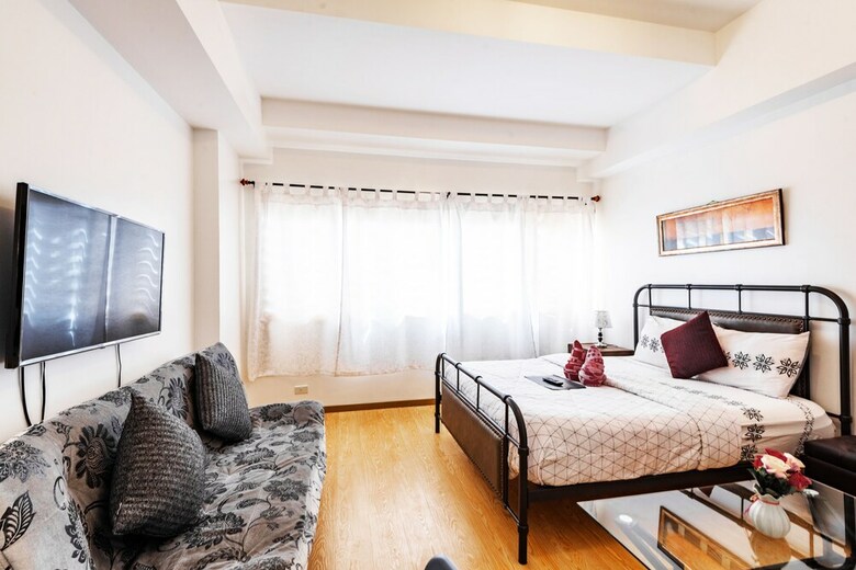 Cedar Peak Condo Near Session Road