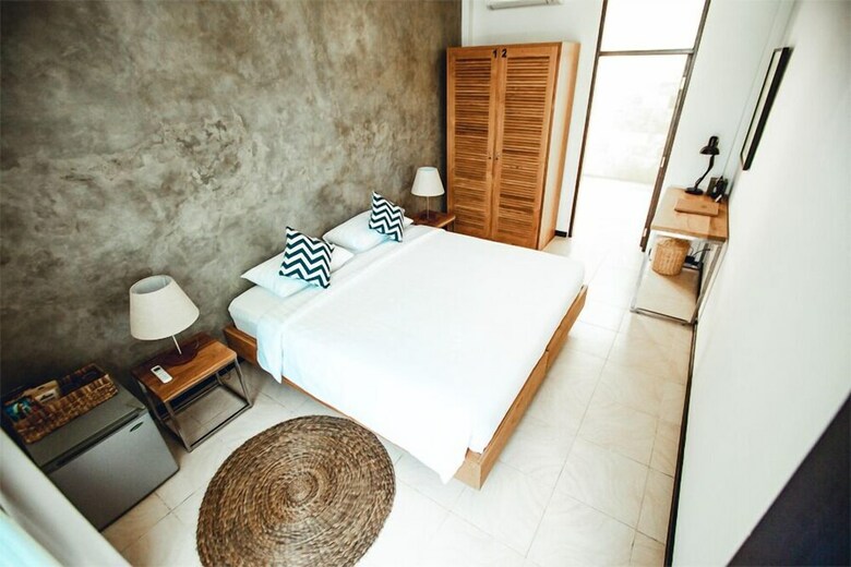 Hostal Wave House Surf Camp