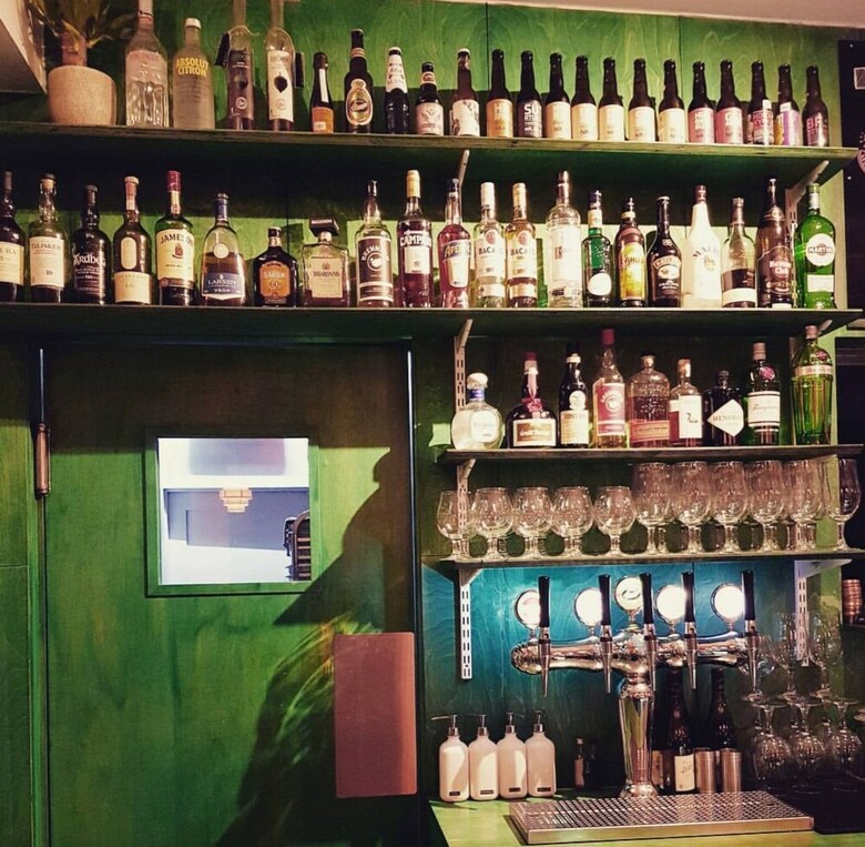 Hostal L�kur Hostel