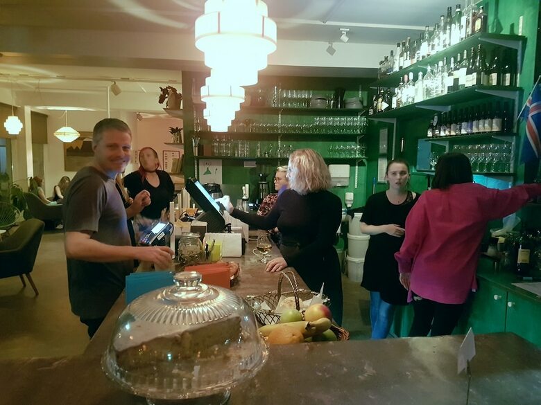 Hostal L�kur Hostel