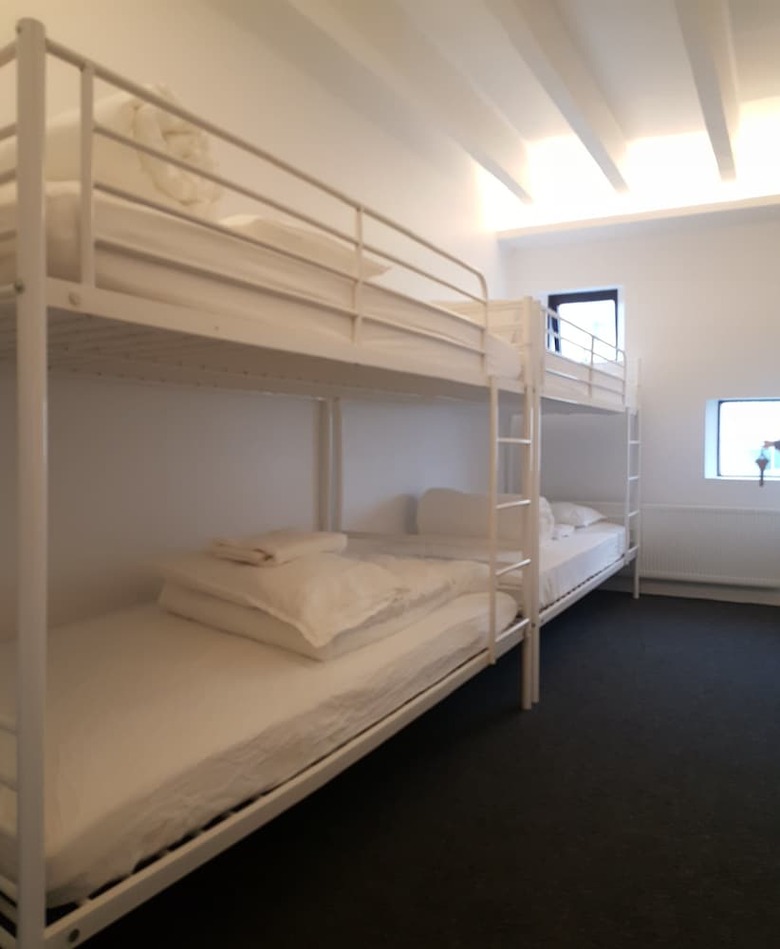 Hostal L�kur Hostel