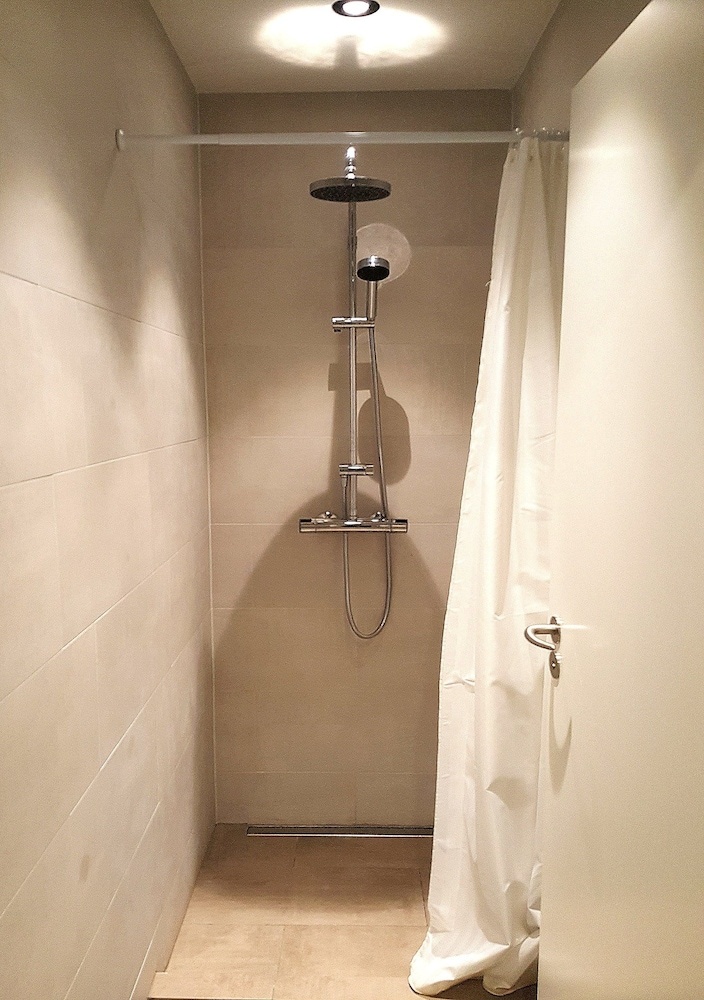 Hostal L�kur Hostel