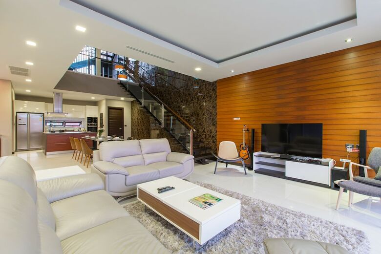 Aqua Villa A.1 By Natthita