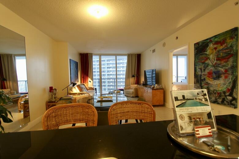 Aparthotel Opera Tower By Suarez Vacation Rentals