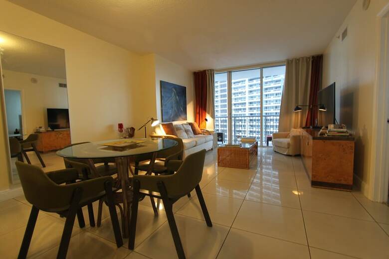 Aparthotel Opera Tower By Suarez Vacation Rentals