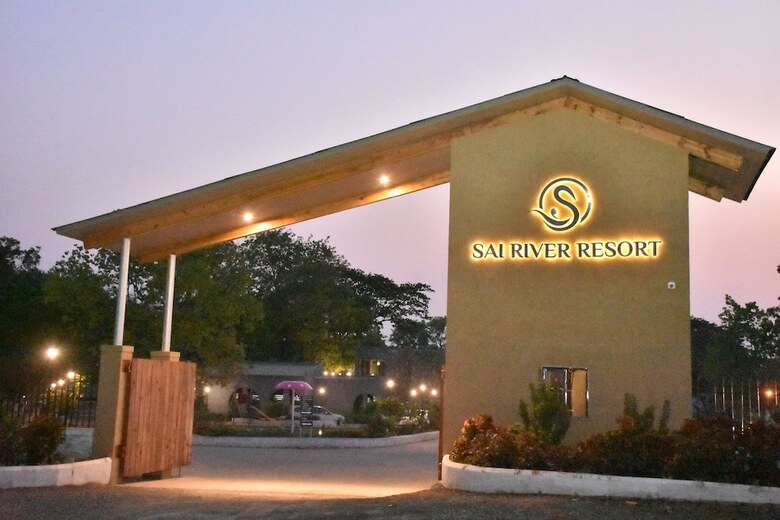 Hotel Sai River Resort
