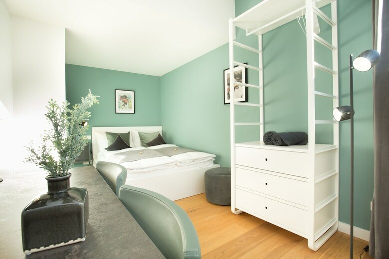 Room 4 Apartments