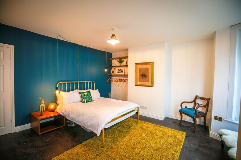Artists Residence 4 Bed House