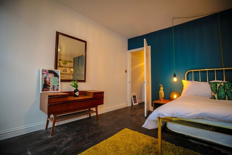 Artists Residence 4 Bed House