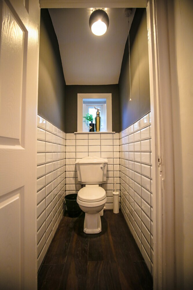 Artists Residence 4 Bed House