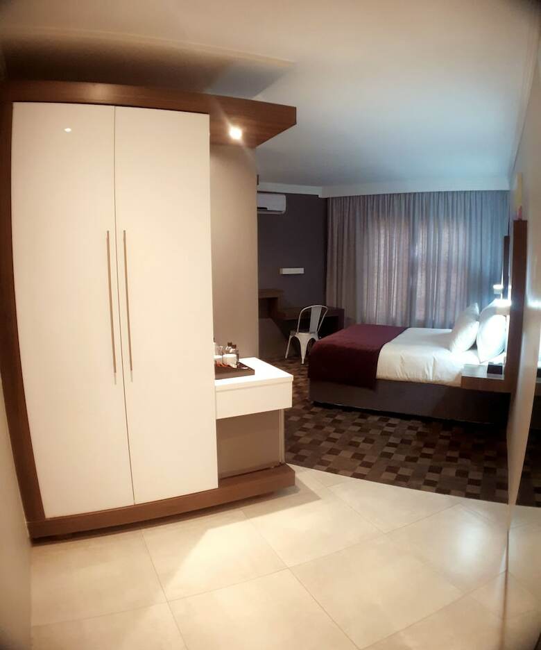 Hotel Palm Swift Luxury Accommodation