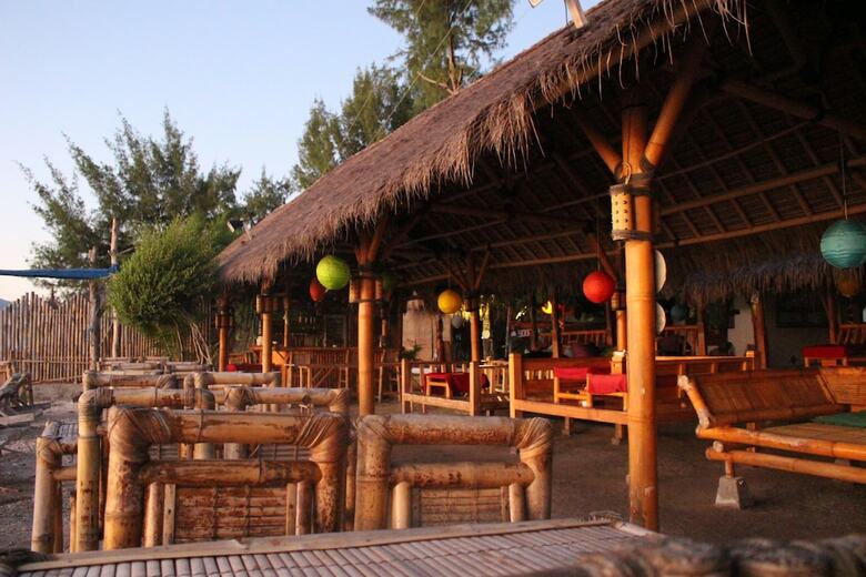 Youpy Bungalows