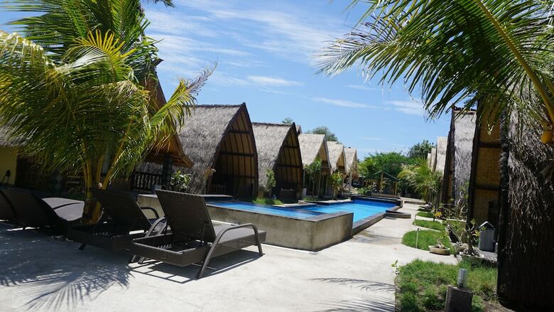Youpy Bungalows