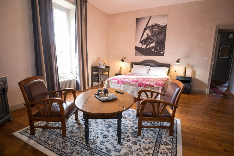 Hotel Le Petit Ch�teau Des Cedres