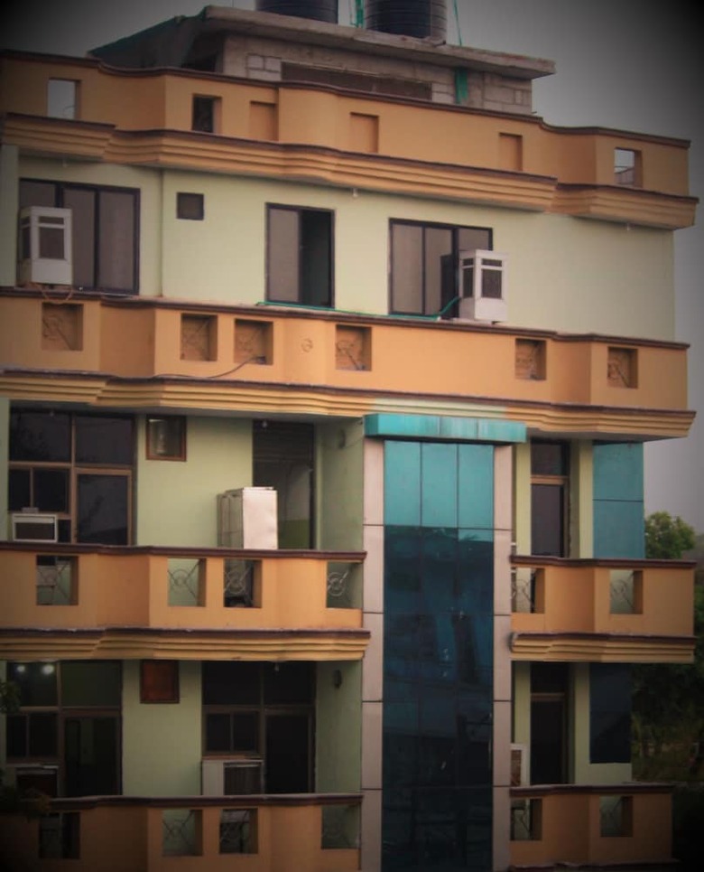 Kanchan Hotel