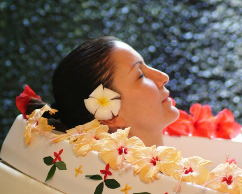 Hotel Heritance Ayurveda (All Meals + Ayurveda)
