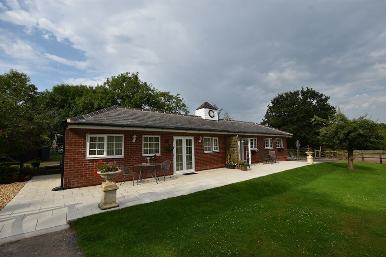 Little Rushbrook Cottages
