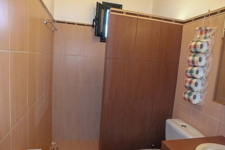 Apartamentos Ampelos Land