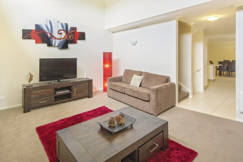 Eclipse 5- Spacious Townhouse