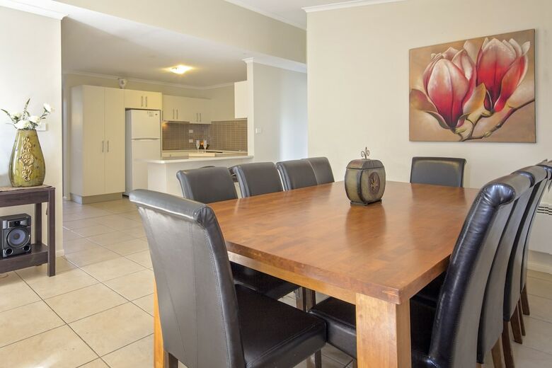 Eclipse 5- Spacious Townhouse