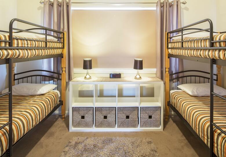 Eclipse 5- Spacious Townhouse