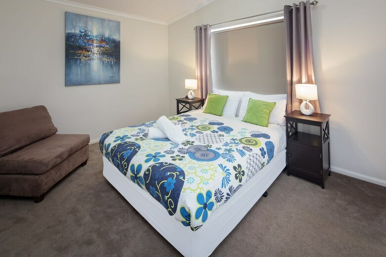 Eclipse 5- Spacious Townhouse