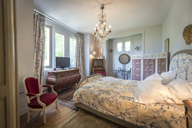 Hotel Chambres D'h�tes Et G�tes Manoir de Montecler