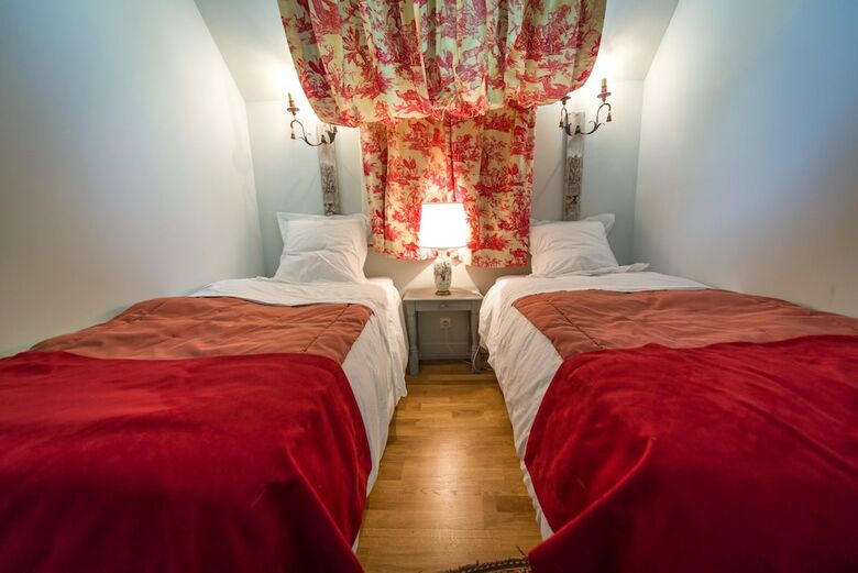 Hotel Chambres D'h�tes Et G�tes Manoir de Montecler