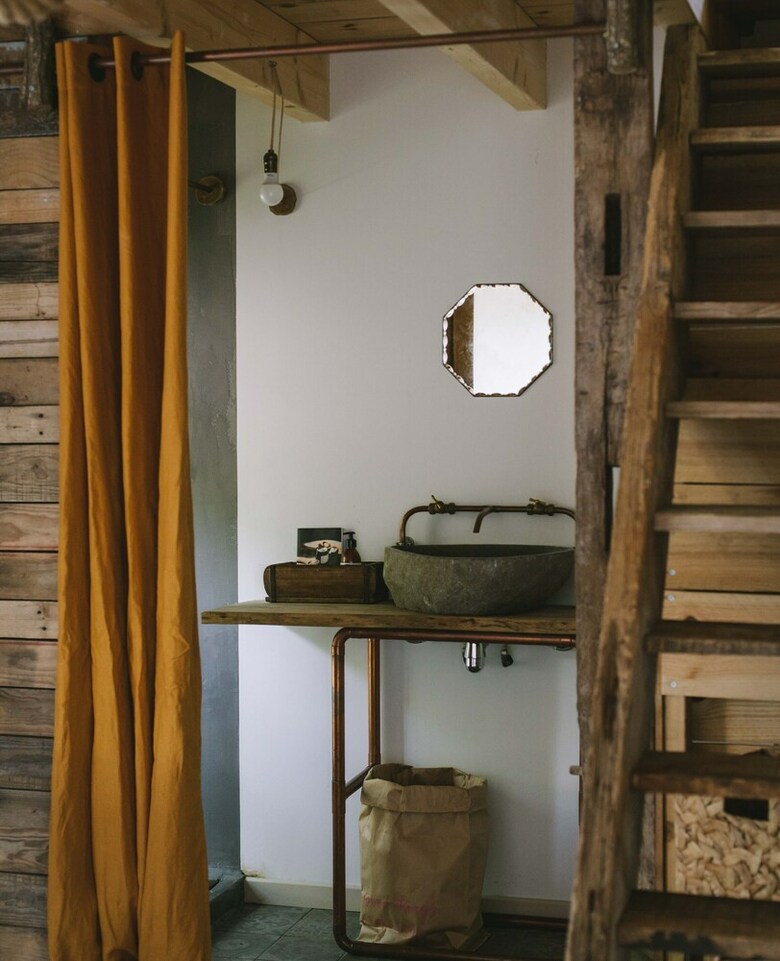 Cabana Coco Barn Wood Lodge