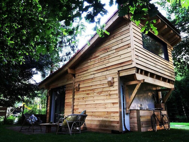 Cabana Coco Barn Wood Lodge
