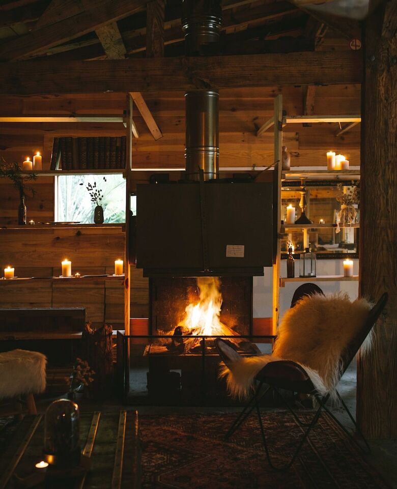 Cabana Coco Barn Wood Lodge