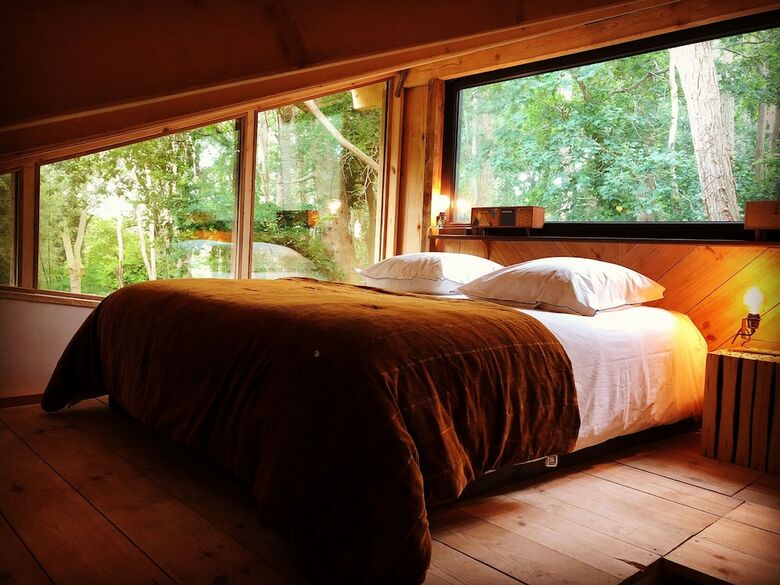 Cabana Coco Barn Wood Lodge
