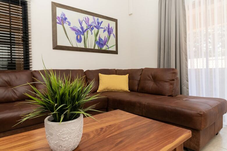 Camelot Guest House & Apartments