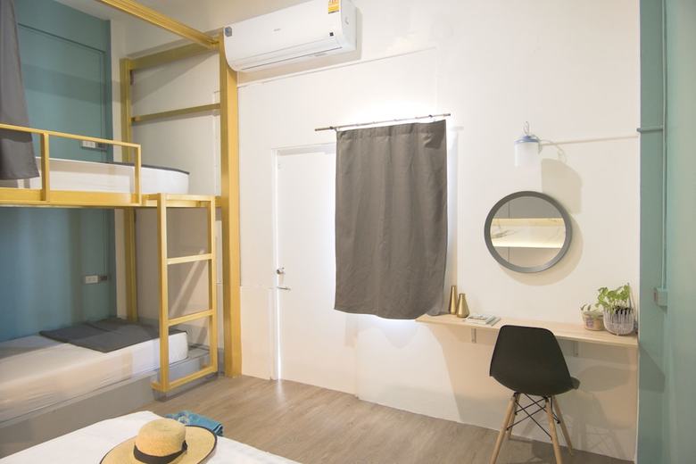 Hostal Hugger Hostel - Adults Only