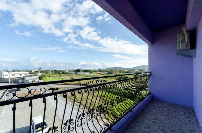 Hotel Sea Breeze B&B