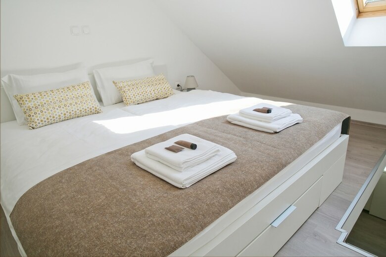 Aparthotel Apartments Hi?a Pod Gradom