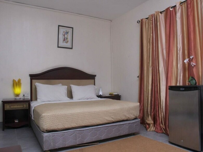 Hotel Ed Scob Suites Limited